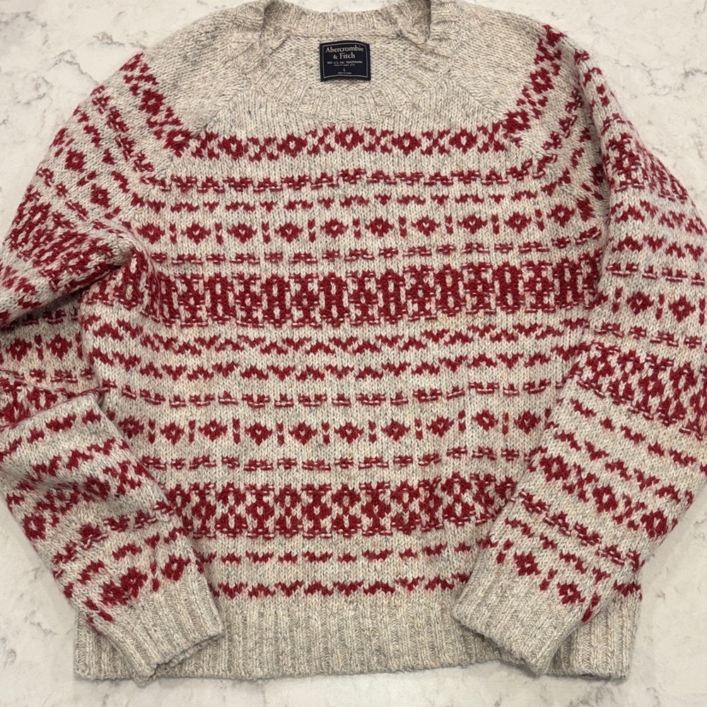 Abercrombie & Fitch Red and Cream Crewneck Sweater